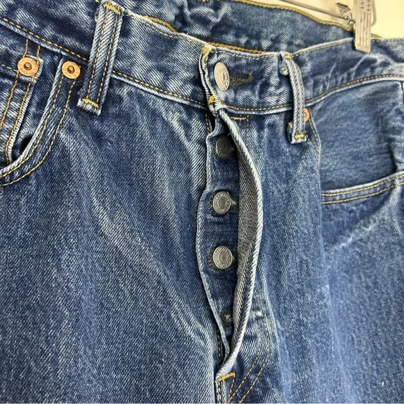 Levi’s 501 32x34 Classic Blue Denim Jeans - Picture 4 of 12